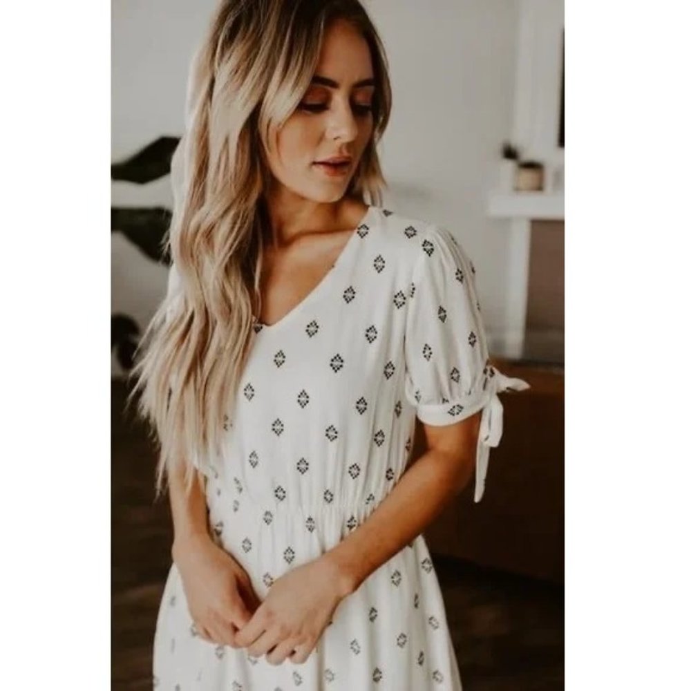 The Lianna Dress in White